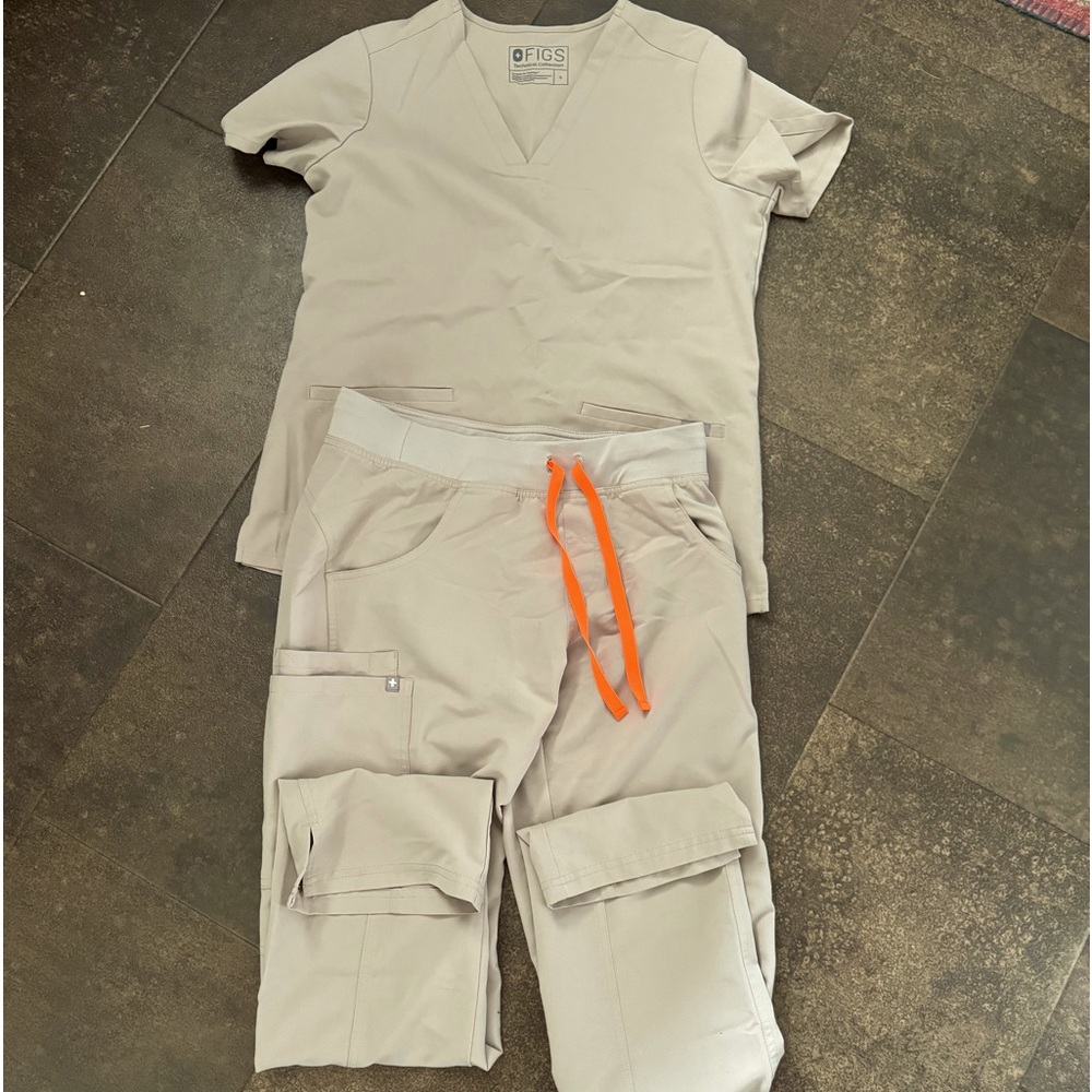 FIGS womens scrubs